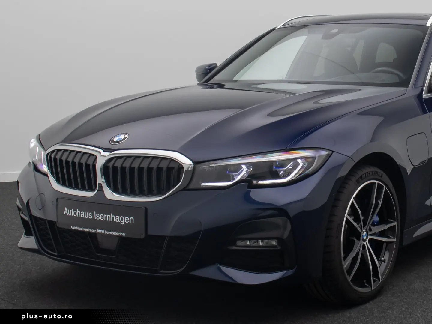 BMW 330e xD M Sport 360  HUD Panorama Individual 19