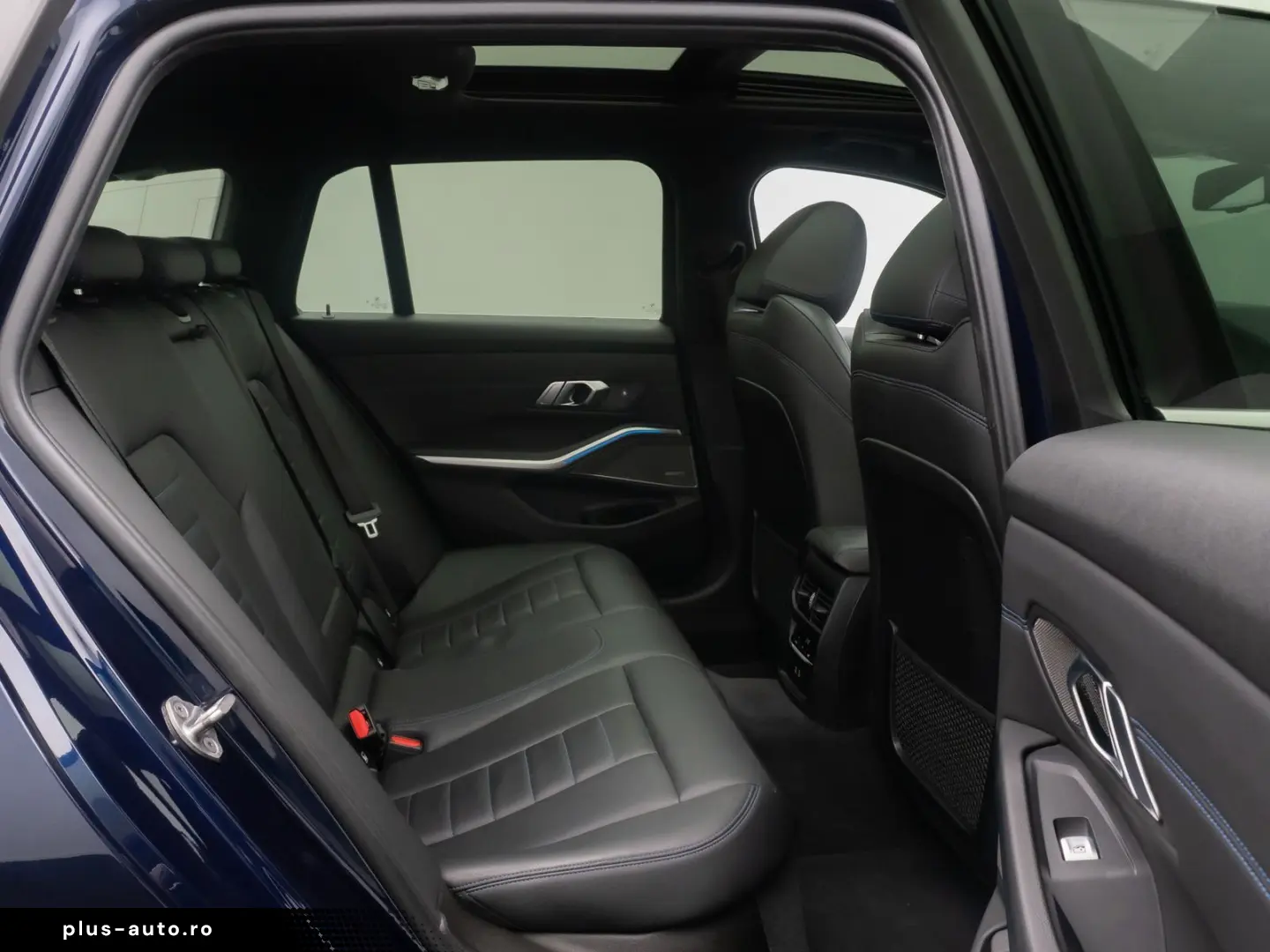 BMW 330e xD M Sport 360  HUD Panorama Individual 19