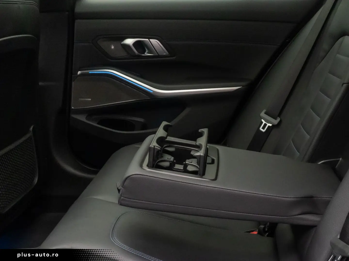 BMW 330e xD M Sport 360  HUD Panorama Individual 19