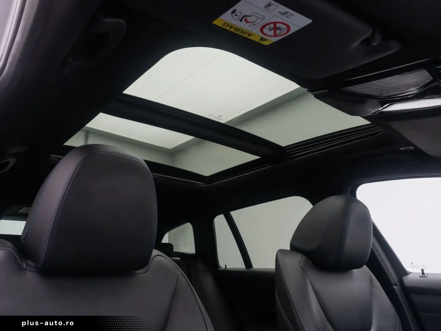 BMW 330e xD M Sport 360  HUD Panorama Individual 19