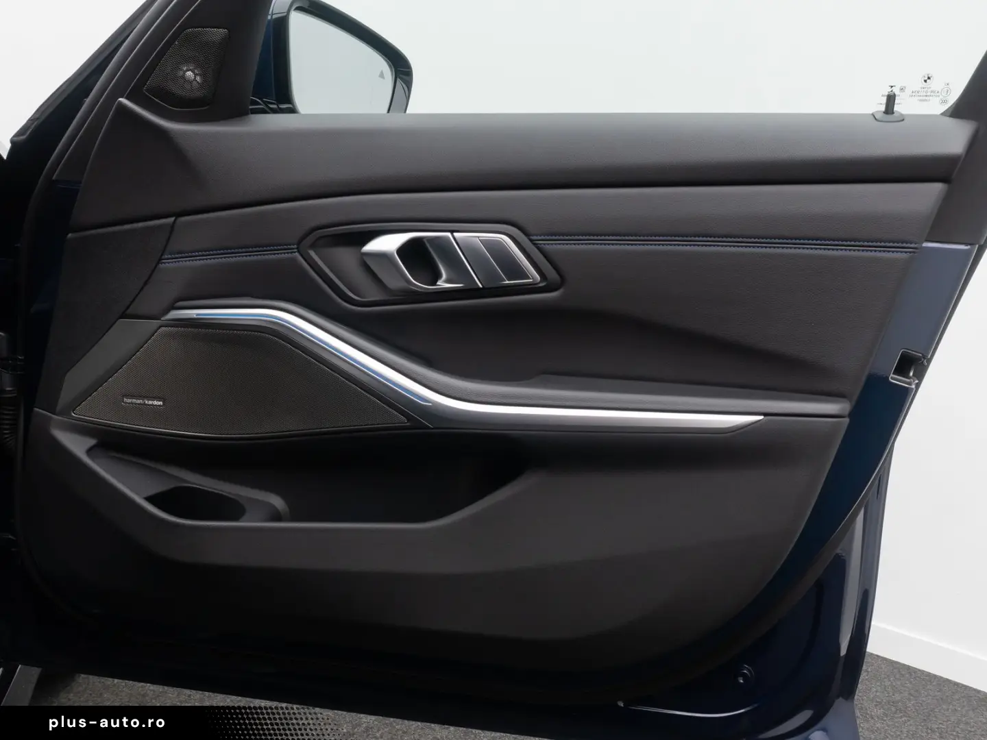 BMW 330e xD M Sport 360  HUD Panorama Individual 19