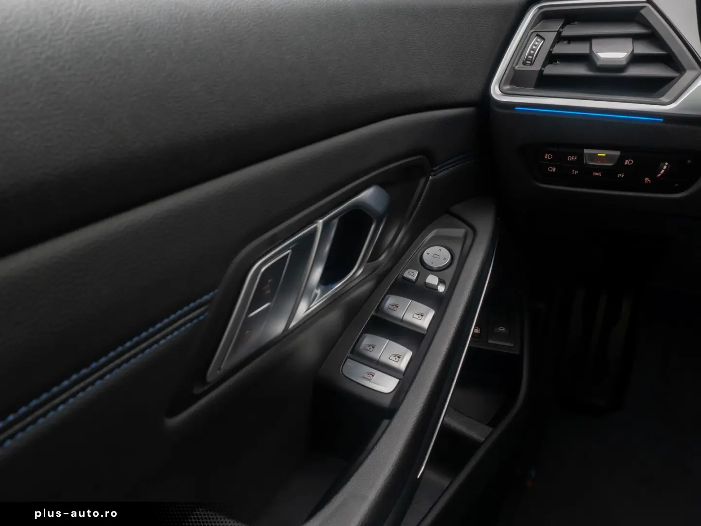 BMW 330e xD M Sport 360  HUD Panorama Individual 19