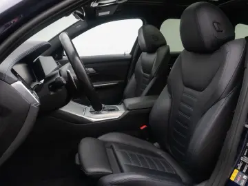 BMW 330e xD M Sport 360  HUD Panorama Individual 19