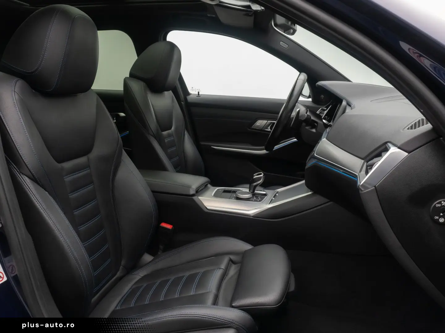 BMW 330e xD M Sport 360  HUD Panorama Individual 19