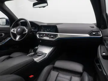 BMW 330e xD M Sport 360  HUD Panorama Individual 19