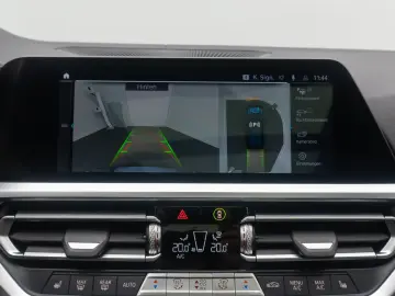 BMW 330e xD M Sport 360  HUD Panorama Individual 19