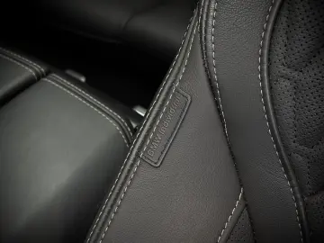 BMW X6 M60 i xD  Pano HuD Carbon B&W Massage 22