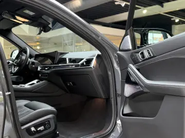 BMW X6 M60 i xD  Pano HuD Carbon B&W Massage 22