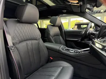 BMW X6 M60 i xD  Pano HuD Carbon B&W Massage 22