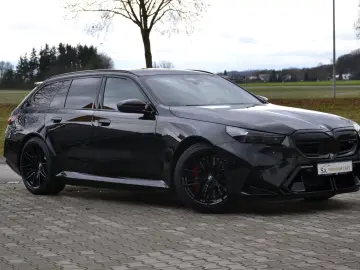 BMW M5 Touring 360 BOWERS DR.ASS.PRO SITZBELÜFT PANO