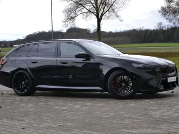 BMW M5 Touring 360 BOWERS DR.ASS.PRO SITZBELÜFT PANO