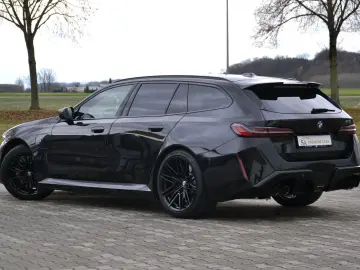 BMW M5 Touring 360 BOWERS DR.ASS.PRO SITZBELÜFT PANO