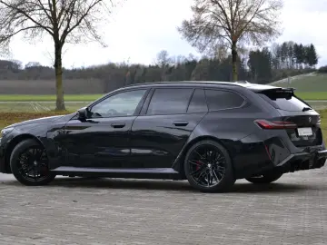 BMW M5 Touring 360 BOWERS DR.ASS.PRO SITZBELÜFT PANO