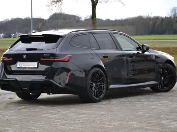 BMW M5 Touring 360 BOWERS DR.ASS.PRO SITZBELÜFT PANO