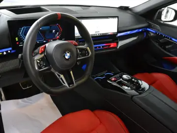 BMW M5 Touring 360 BOWERS DR.ASS.PRO SITZBELÜFT PANO