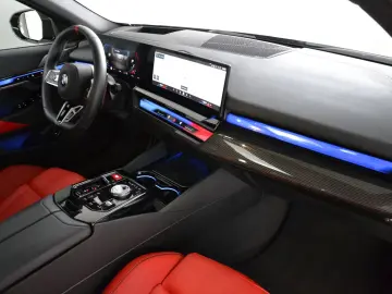 BMW M5 Touring 360 BOWERS DR.ASS.PRO SITZBELÜFT PANO