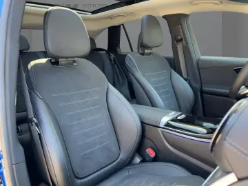 MERCEDES-BENZ GLC 300 d 4M DigiLight  360 Panoramic