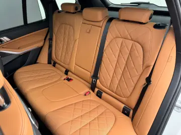 BMW X5 M60i GSD StHz CarbonInt. GARANTIE bis 07 2029