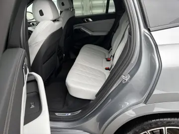 BMW X6 xDrive30d    M Sport Paket PRO LED LC Prof 22
