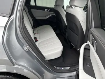 BMW X6 xDrive30d    M Sport Paket PRO LED LC Prof 22
