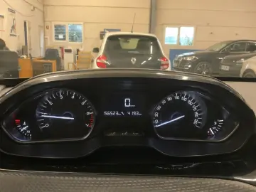 Peugeot 2008 1.2 VTI Style