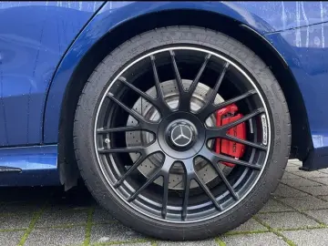 Mercedes-Benz C 63 AMG