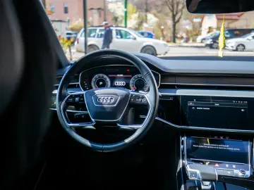 AUDI A8 L Quattro