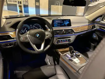 BMW 730