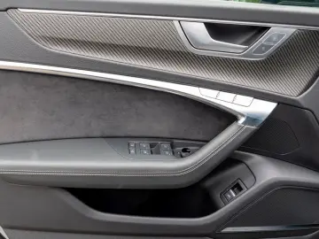 AUDI RS 6 Avant 4.0 TFSI Matrix Panorama B&O Head-up