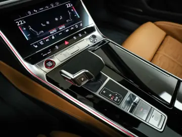 AUDI RS 6 Avant HUP KERAMIK 305KMH LASER AHK PANO