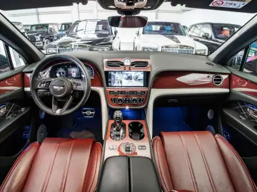 BENTLEY Bentayga 4.0 V8 EWB Mulliner New Model   4 Seats
