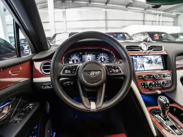 BENTLEY Bentayga 4.0 V8 EWB Mulliner New Model   4 Seats