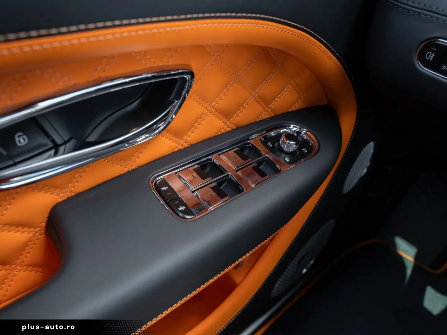 BENTLEY Bentayga S V8   Mulliner   Satin Paint   CCB