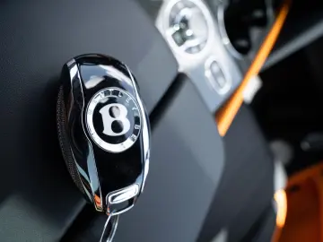 BENTLEY Bentayga S V8   Mulliner   Satin Paint   CCB