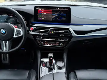 BMW M5 BMW-Garantie bis zum 31.05.2026 BowersWilkins