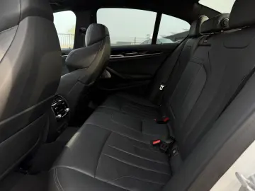 BMW M5 BMW-Garantie bis zum 31.05.2026 BowersWilkins