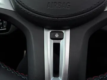 BMW M5 BMW-Garantie bis zum 31.05.2026 BowersWilkins