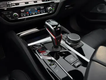 BMW M5 BMW-Garantie bis zum 31.05.2026 BowersWilkins