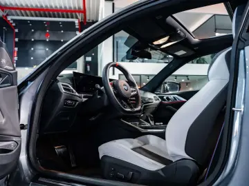 BMW M4 xDrive Competition - 360