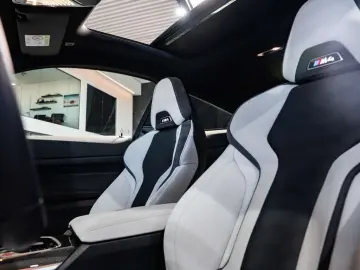 BMW M4 xDrive Competition - 360