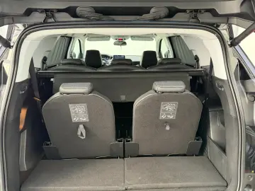 Peugeot 5008 Gen-Ii-2016