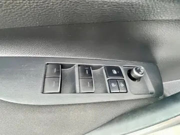 Toyota Corolla 1.5 Benzina