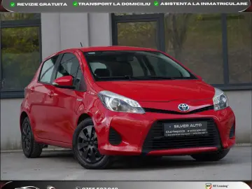 Toyota Yaris 1.5 VVT-i HSD Sol