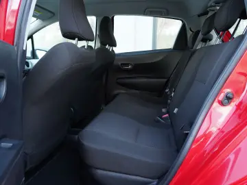 Toyota Yaris 1.5 VVT-i HSD Sol