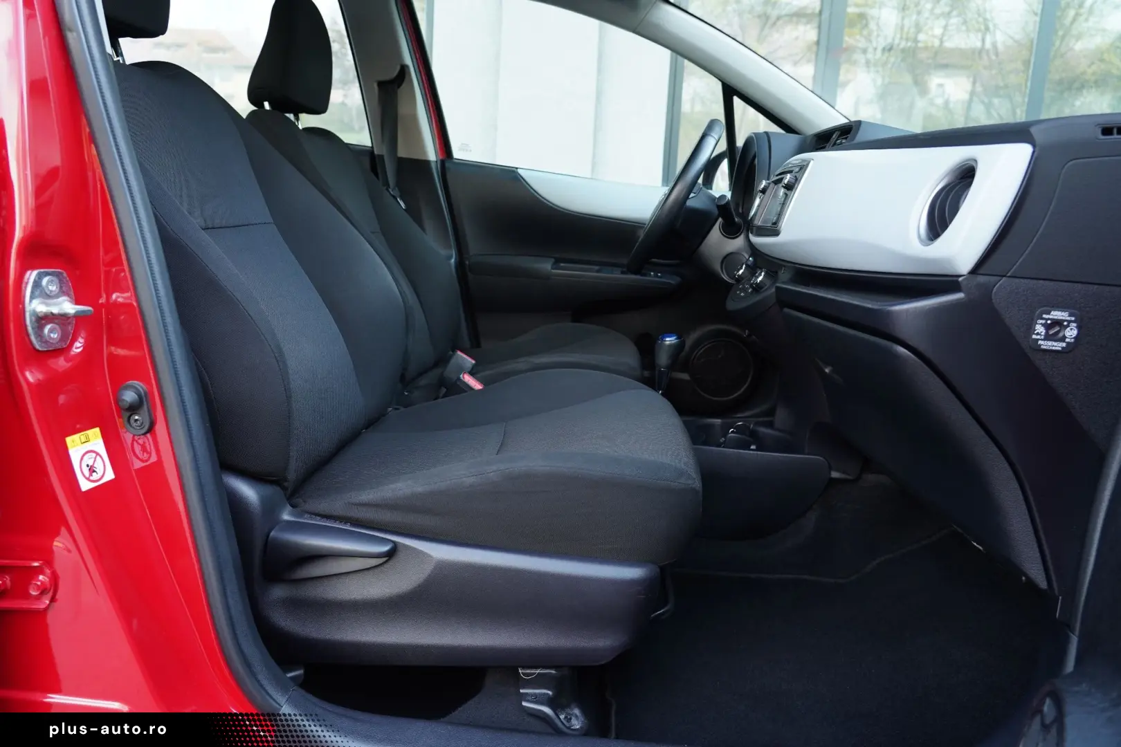 Toyota Yaris 1.5 VVT-i HSD Sol