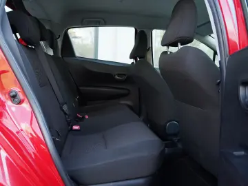 Toyota Yaris 1.5 VVT-i HSD Sol