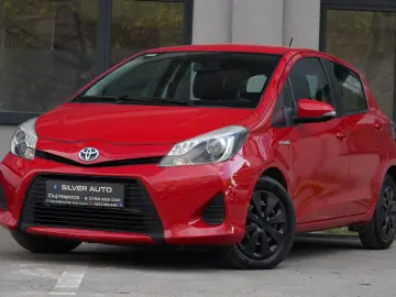 Toyota Yaris 1.5 VVT-i HSD Sol