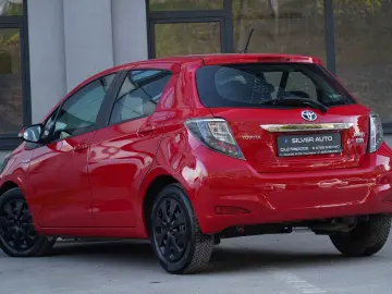 Toyota Yaris 1.5 VVT-i HSD Sol