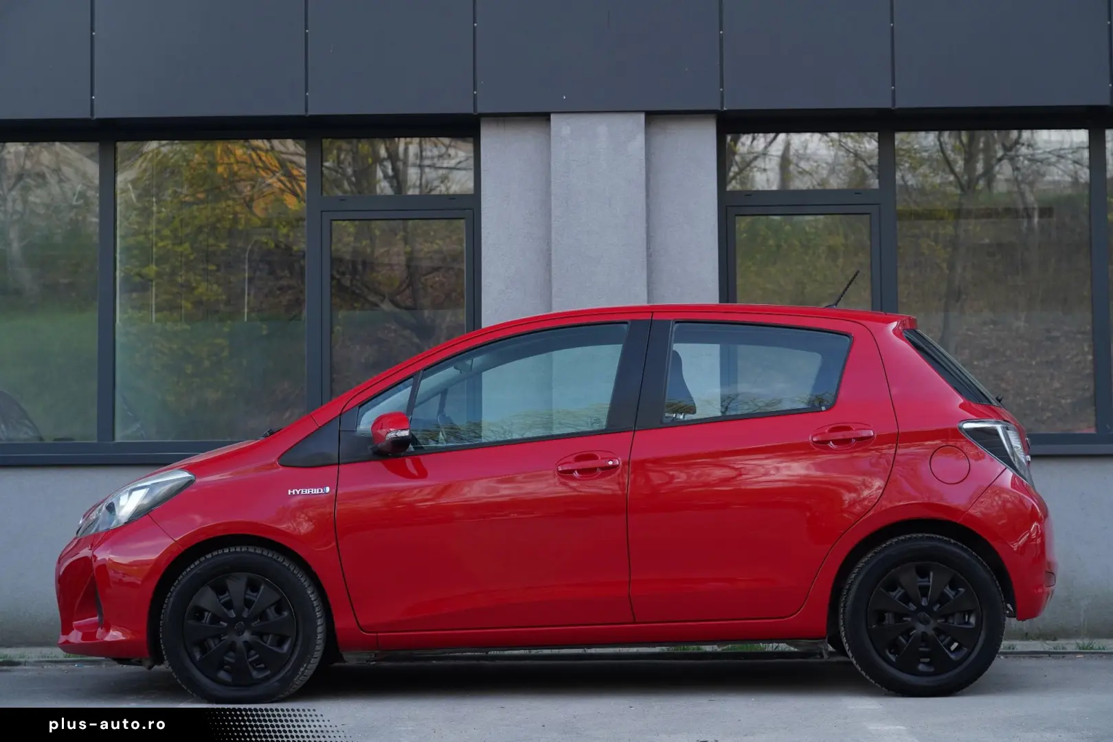 Toyota Yaris 1.5 VVT-i HSD Sol