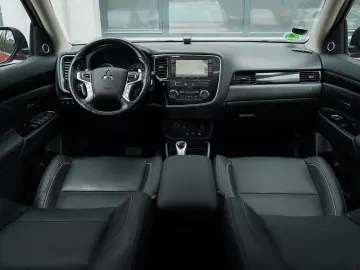 Mitsubishi Outlander 2.0 4WD Plus